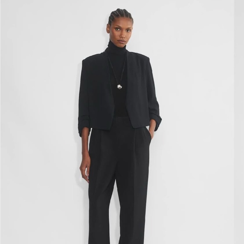 Babaton Women's Cropped Black Blazer